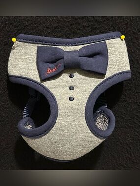 DOG COMFORT HARNESS SIZE XS ELLEN DEGENERES BLUE BOW TIE GREY